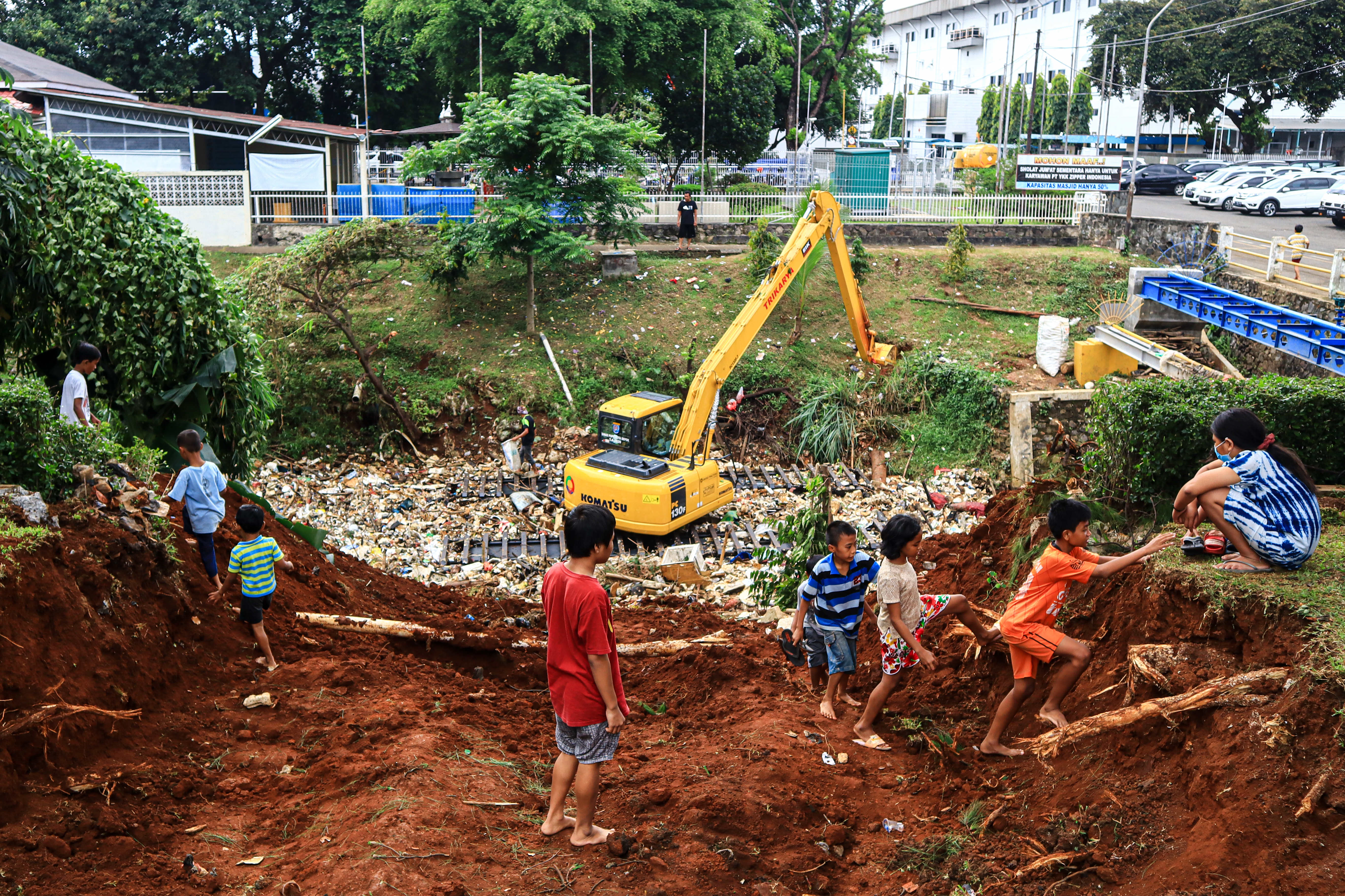Tumpukan Sampah Penyebab Banjir