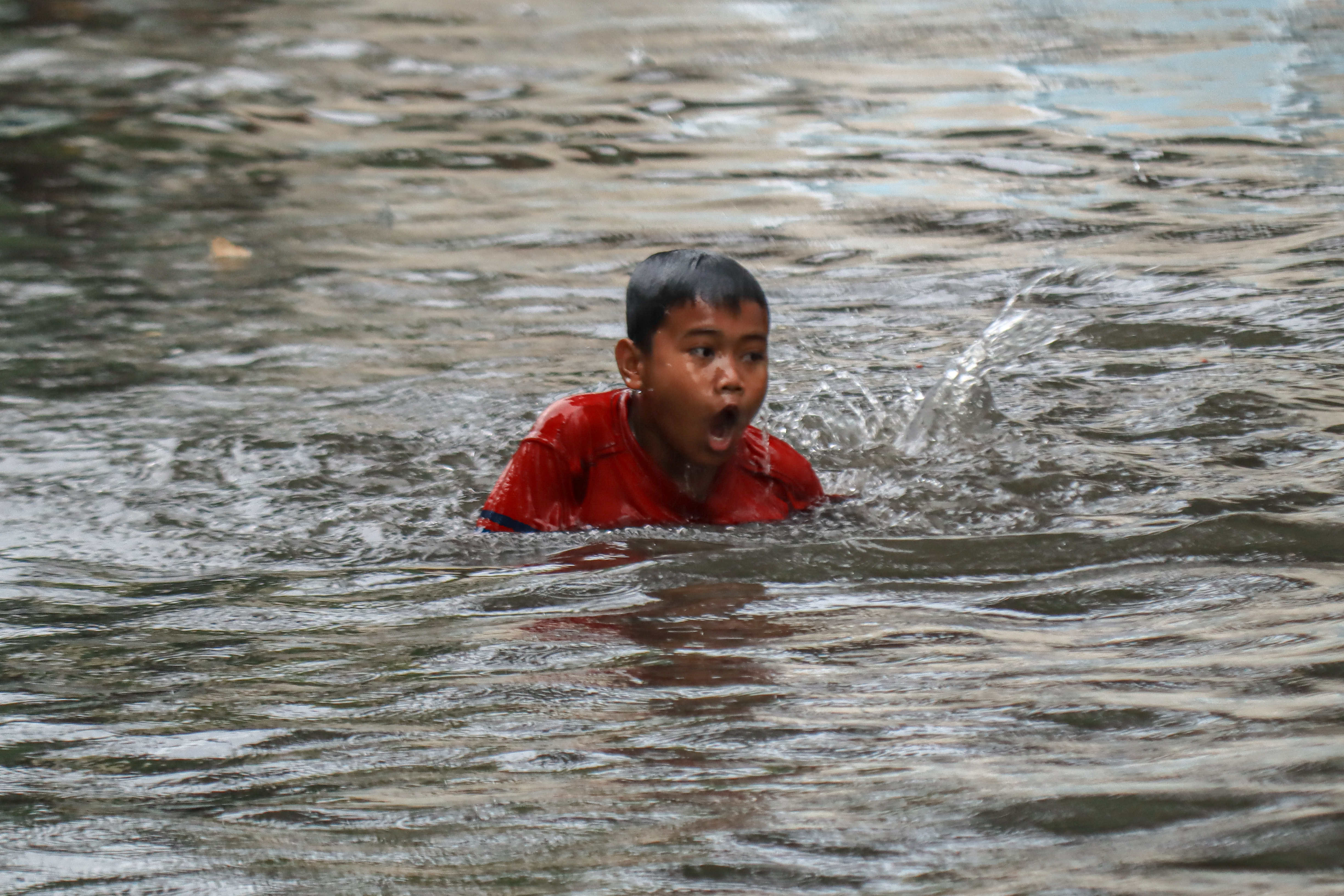 Genangan Air Akibat Hujan dan Drainase Buruk