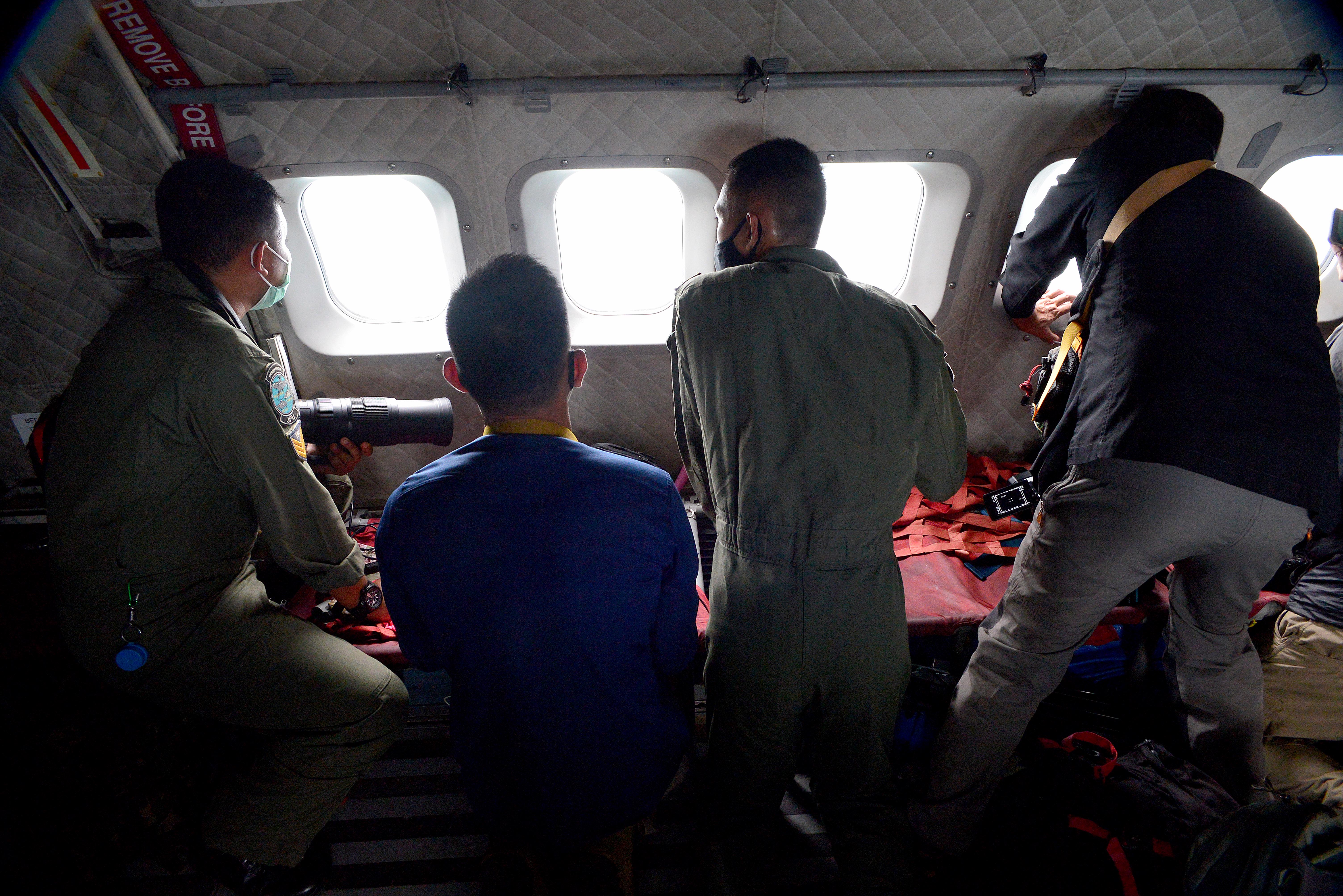 Pencarian Pesawat Sriwijaya Air SJ182 Menggunakan Pesawat CN-295