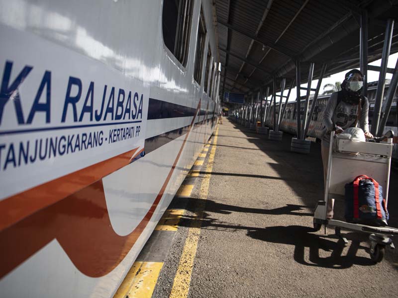 Pengoperasian Kereta Api Rajabasa