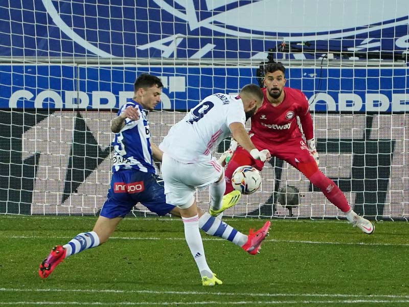 Los Blancos Menang Telak