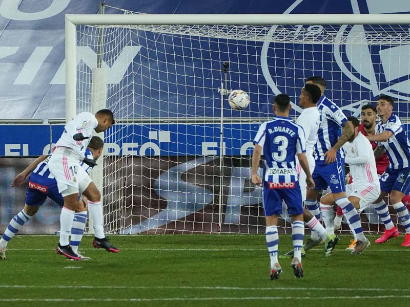 Los Blancos Menang Telak