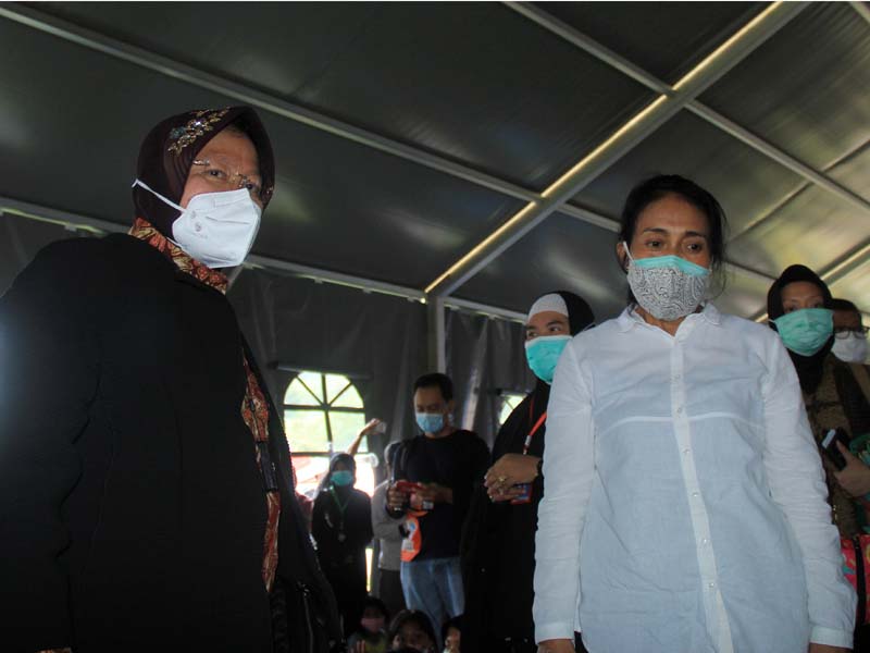 Kunjungan Menteri Di Tempat Pengungsian 