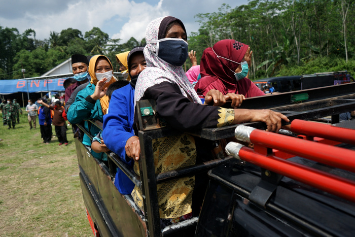 Zona Bahaya Bergeser, Pengungsi Merapi Kembali ke Rumah