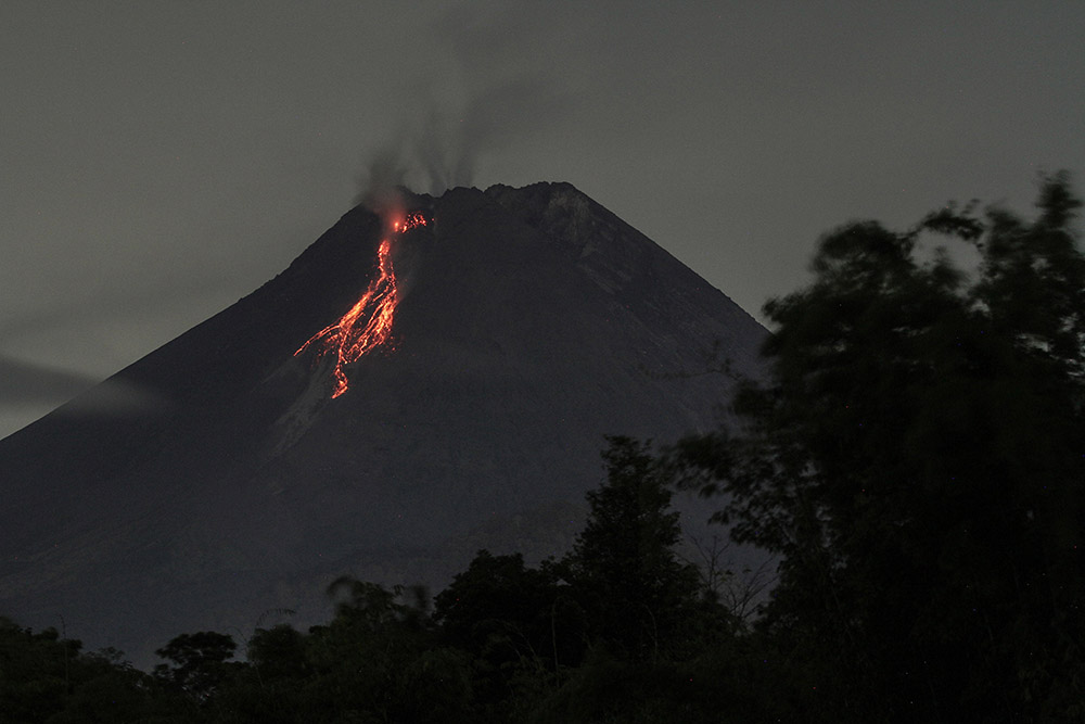 Guguran Lava Merapi