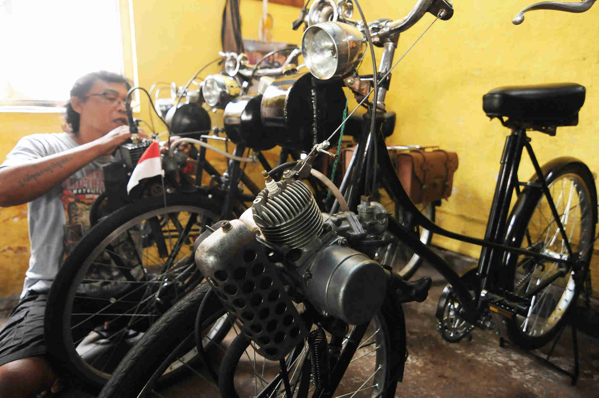 Modifikasi Motor Berpedal Asal Jerman dan Inggris 