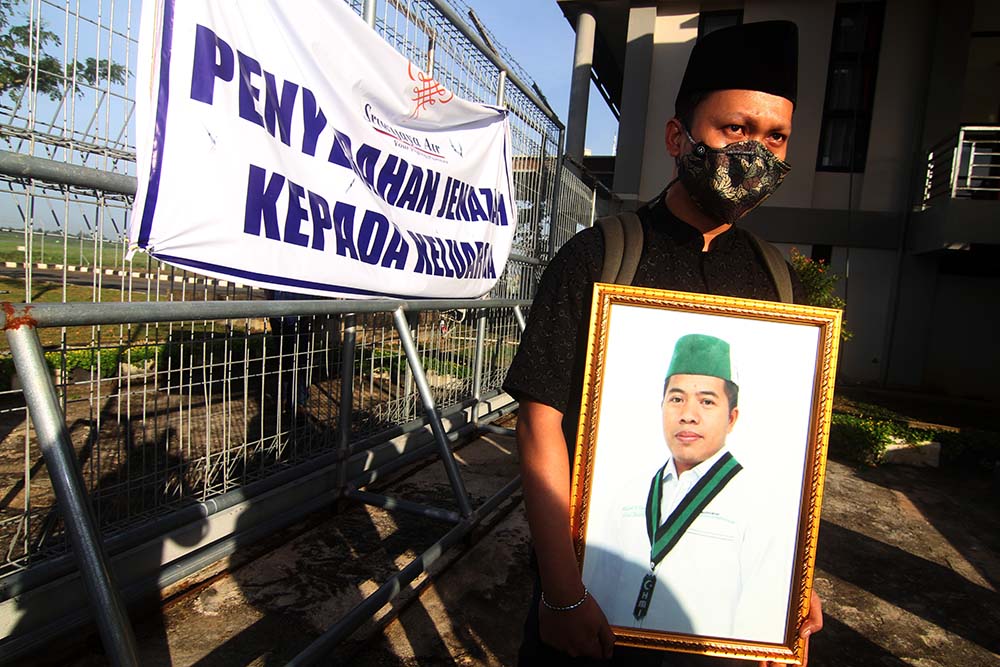 Penyerahan Jenazah Korban Sriwijaya Air