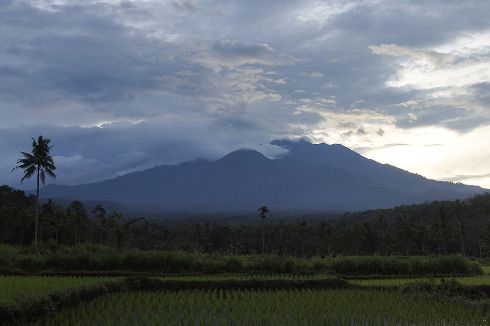 Aktivitas Gunung Raung Waspada