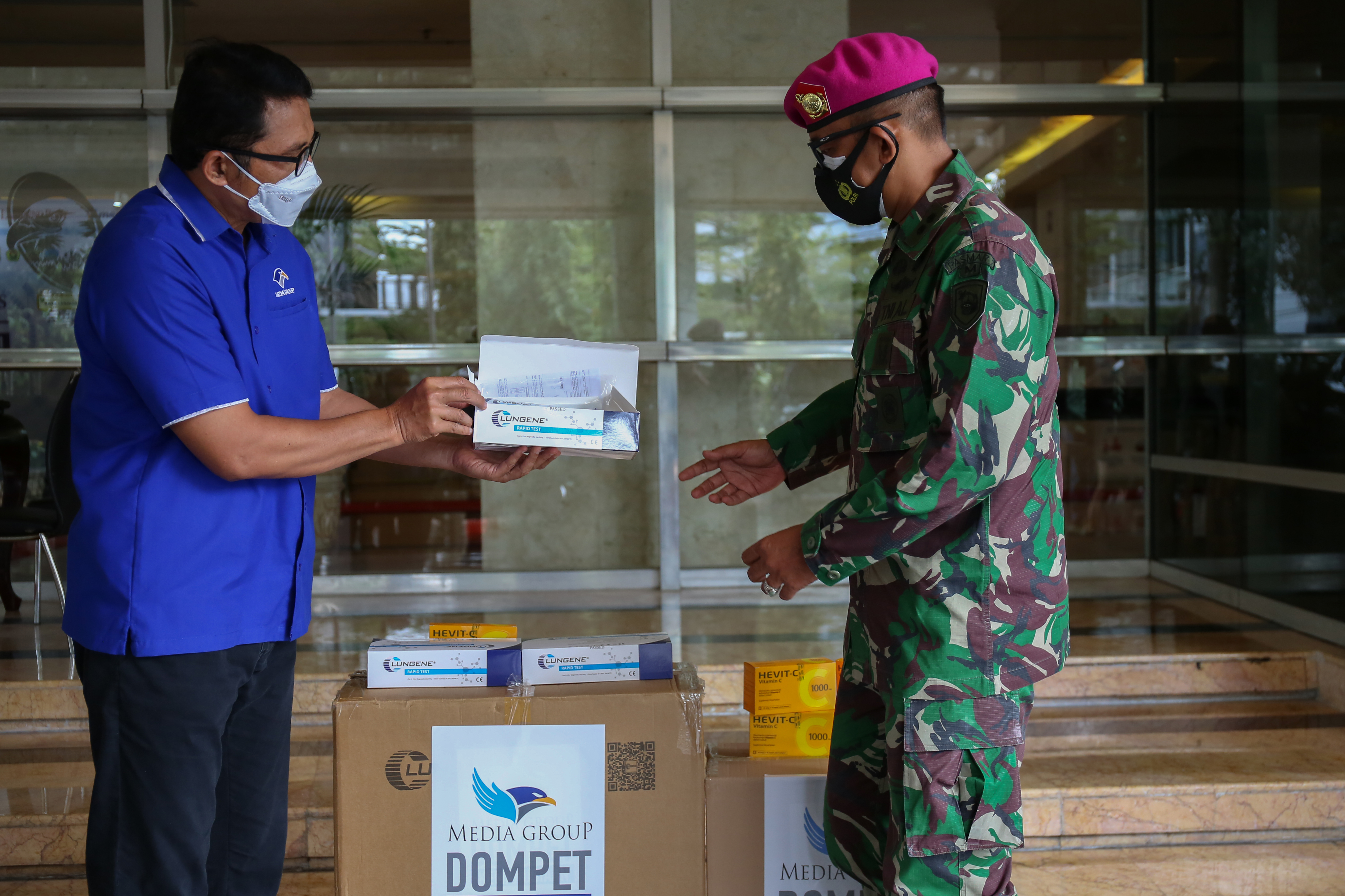 Donasi Alat Rapid Test dan Vitamin