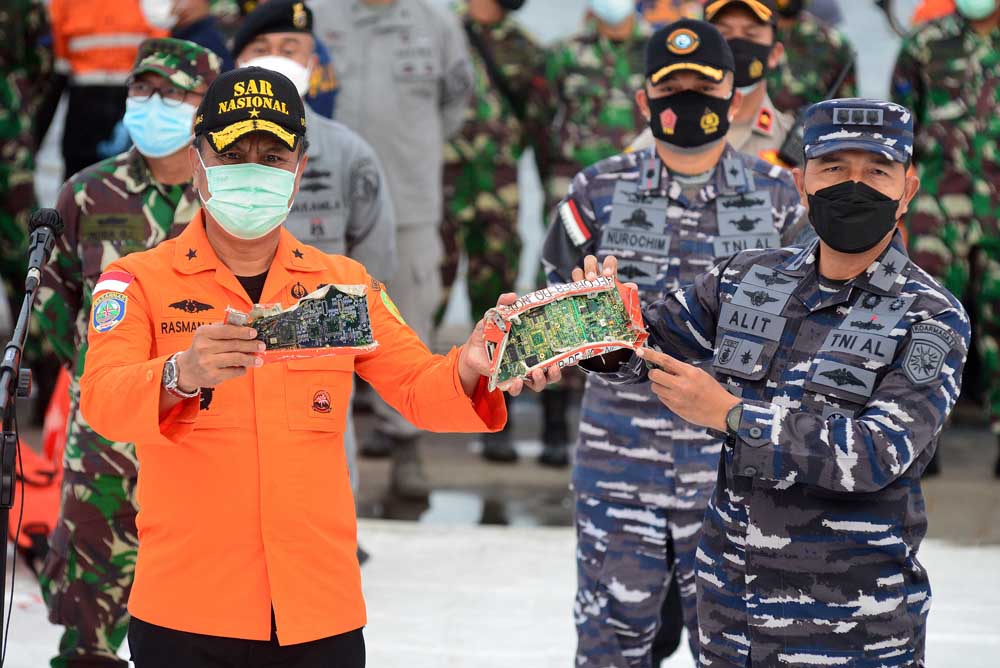 Penyerahan Kotak Cockpit Voice Recorder (CVR) 