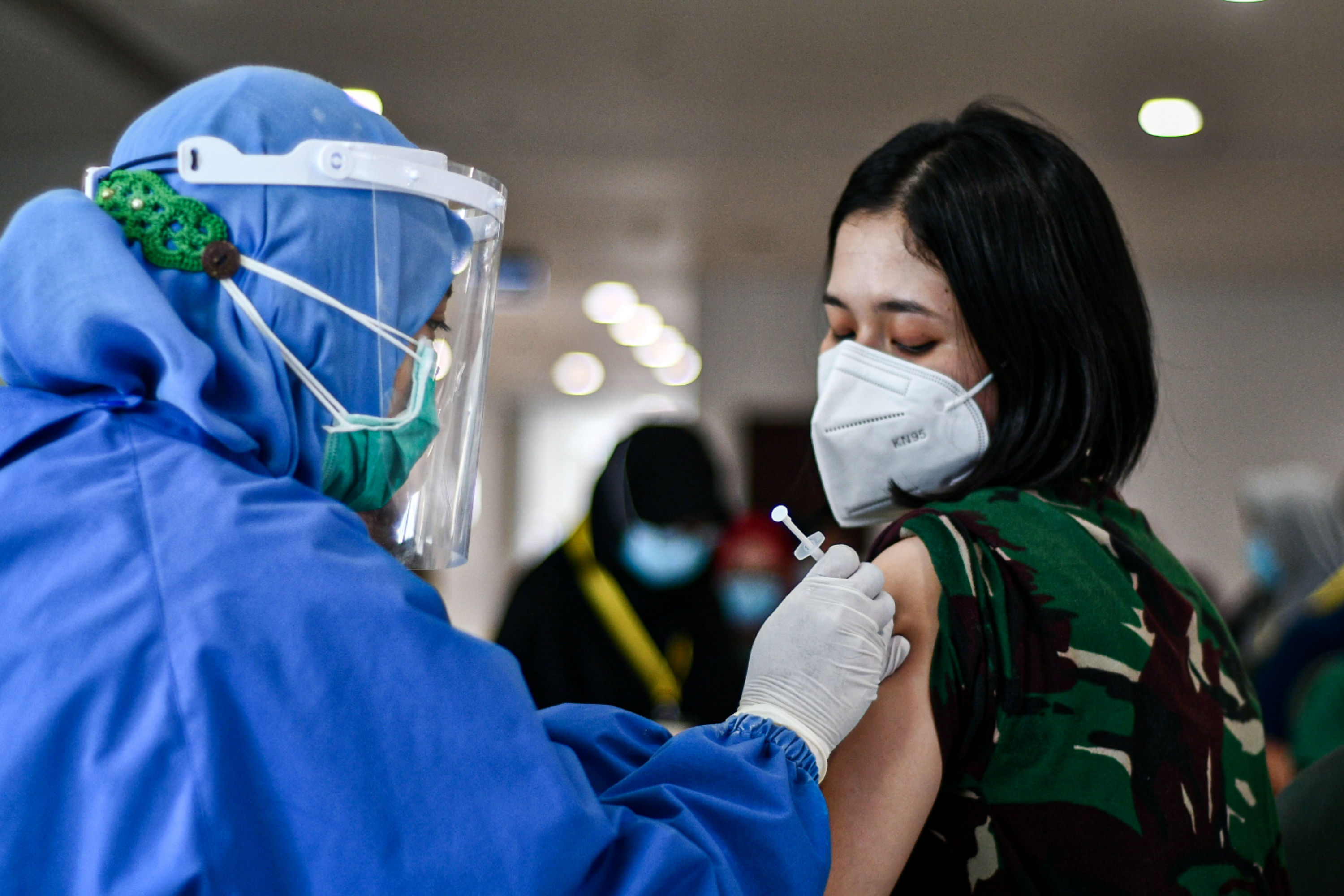 Vaksinasi Tenaga Kesehatan RSD Wisma Atlet