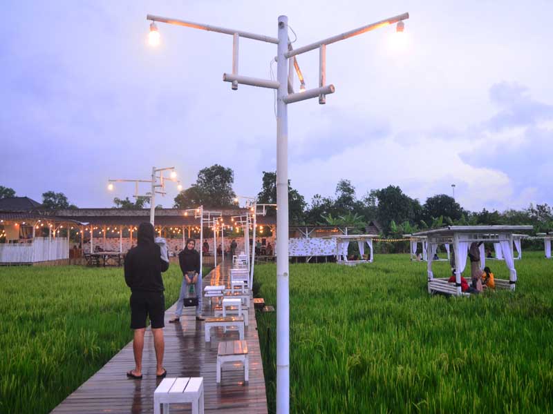 Restoran Berkonsep Alam Terbuka