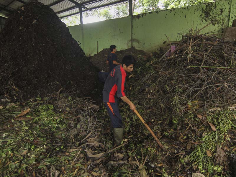 Pengelolaan Sampah Menjadi Pupuk Organik
