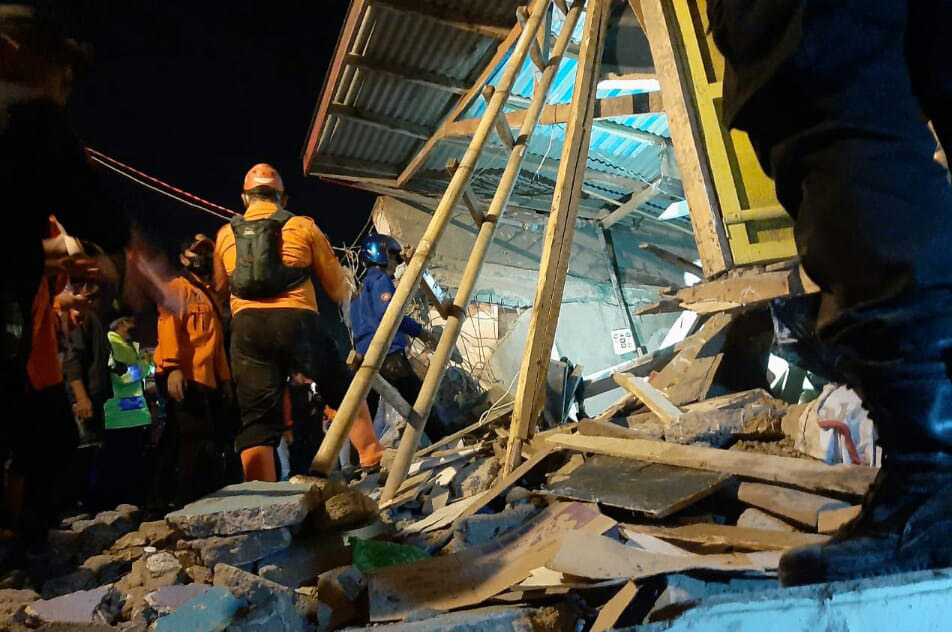 Bangunan Pondok Pesantren Ambruk