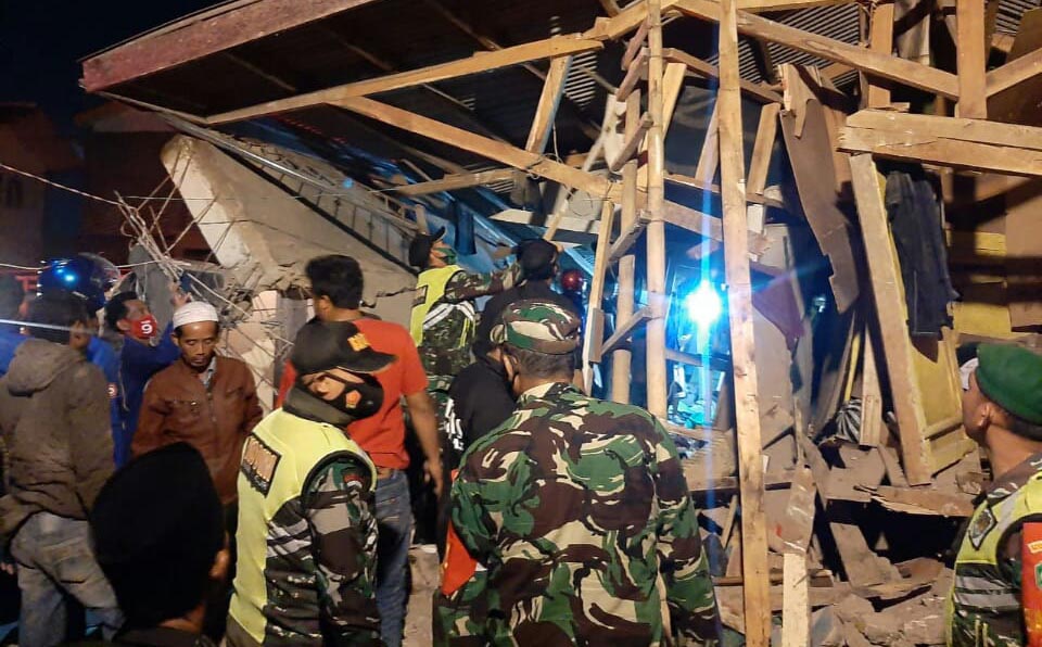 Bangunan Pondok Pesantren Ambruk