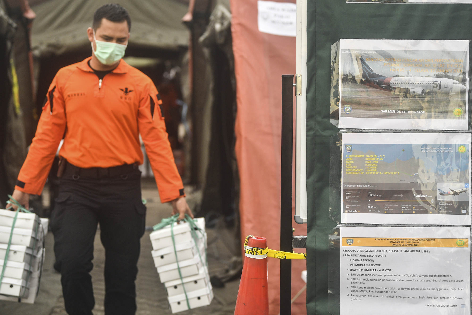 Lanjutkan Pencarian Korban Kecelakaan Sriwijaya Air SJ182