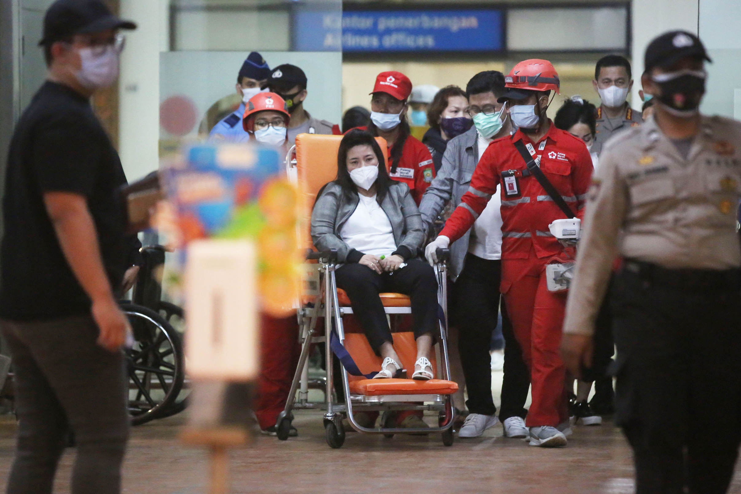 Keluarga Korban Sriwijaya Air Berdatangan ke Krisis Center 