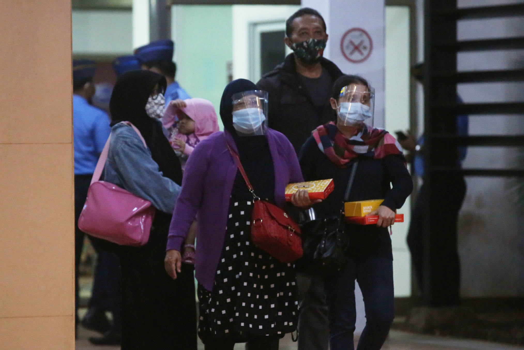 Keluarga Korban Sriwijaya Air Berdatangan ke Krisis Center 