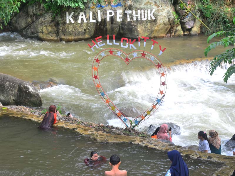 Wisata Sungai Kali Petuk