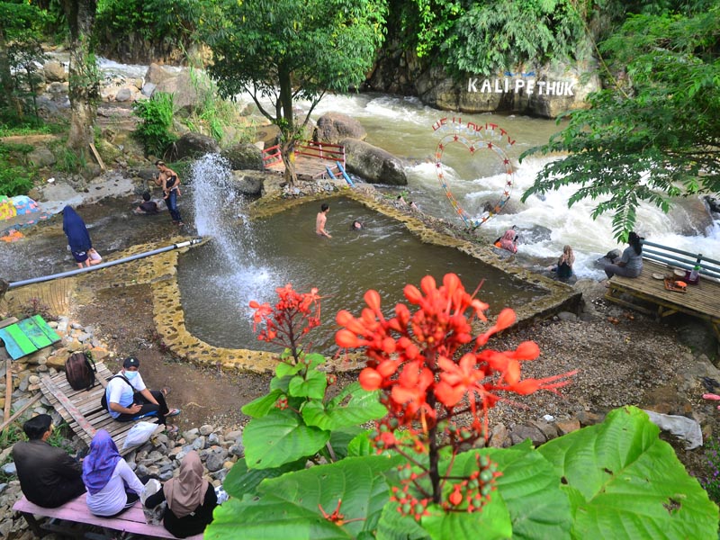 Wisata Sungai Kali Petuk