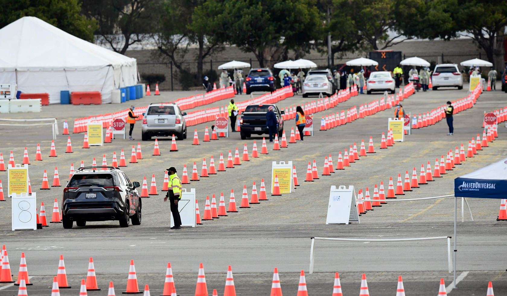 Vaksinasi Massal Covid-19 Untuk Warga California