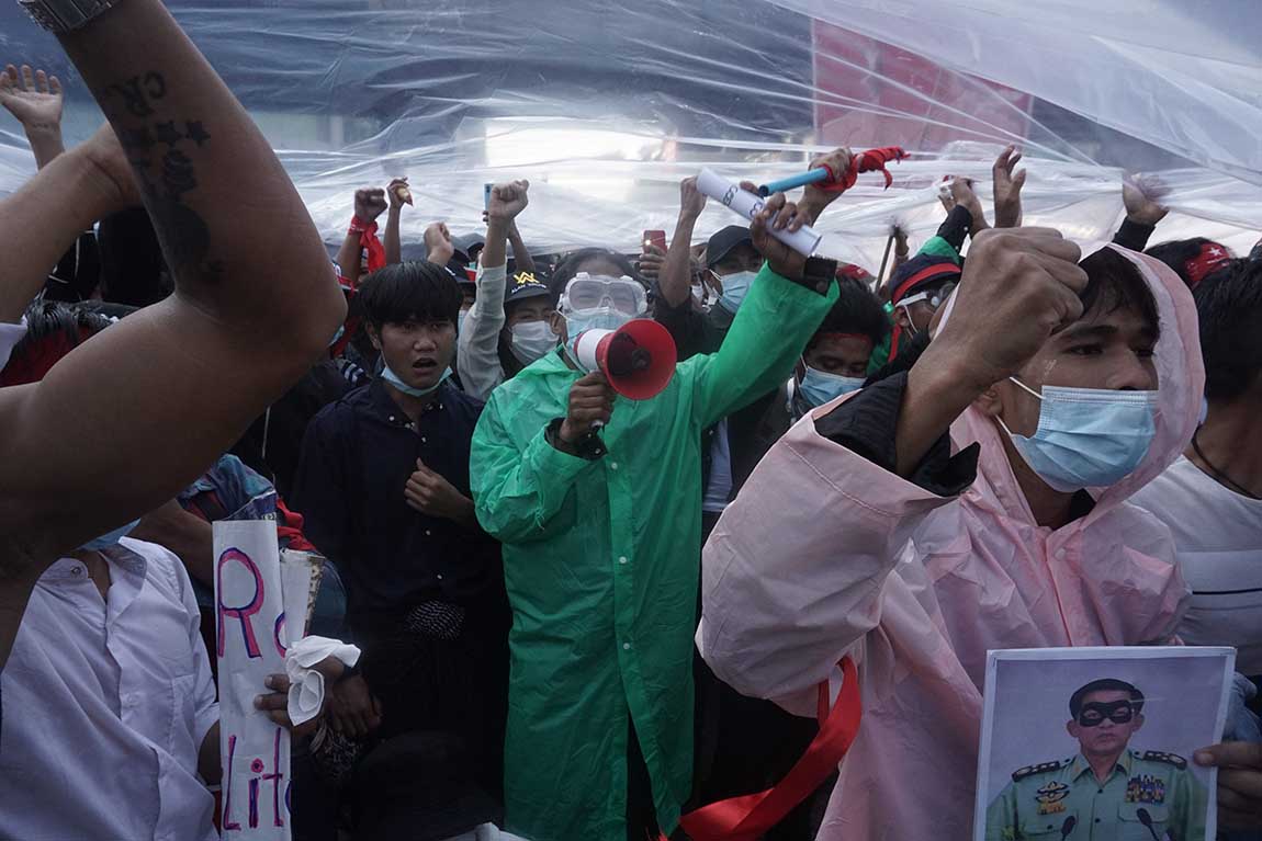 Unjuk Rasa Menentang Kudeta Militer di Myanmar