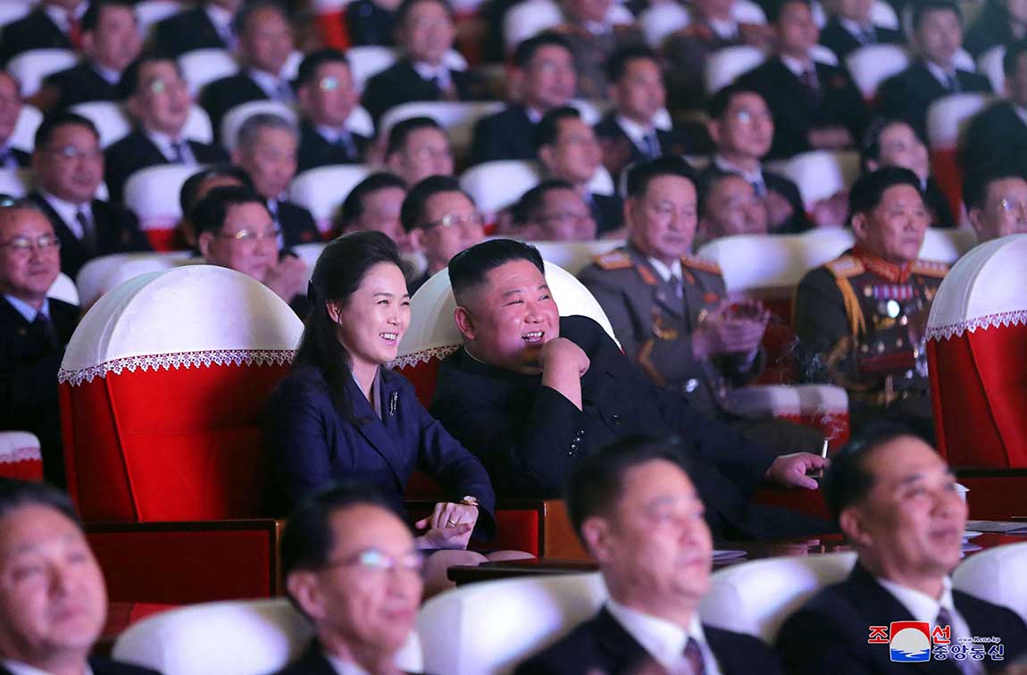 Penampilan Perdana Istri Kim Jong-un Usai Menghilang Setahun