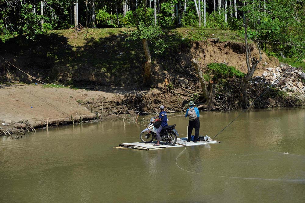 Ketiadaan Jembatan Penyeberangan