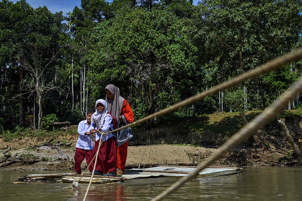 Ketiadaan Jembatan Penyeberangan