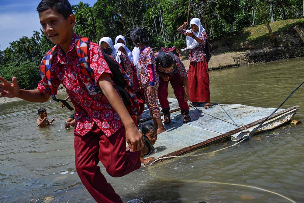 Ketiadaan Jembatan Penyeberangan