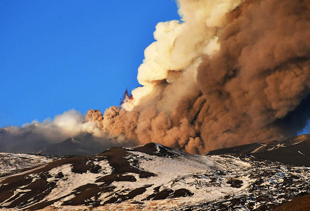 Erupsi Gunung Etna 