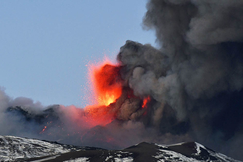 Erupsi Gunung Etna 