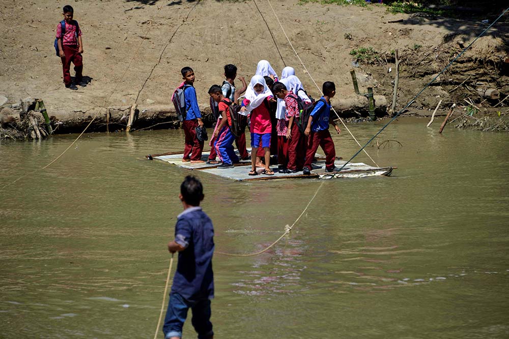 Ketiadaan Jembatan Penyeberangan