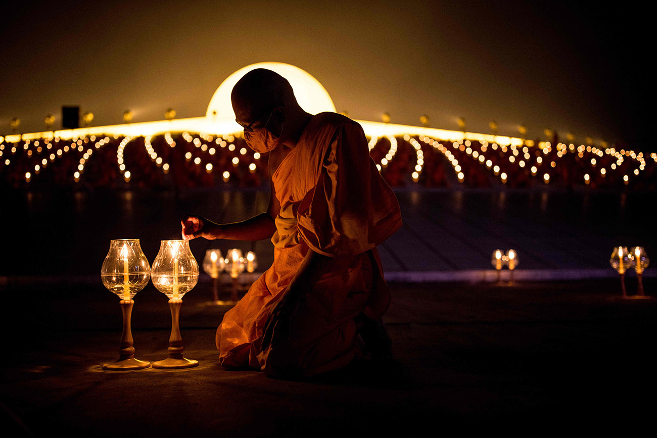 Peringatan Hari Makha Bucha Saat Pandemi COVID-19