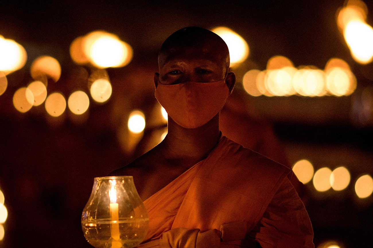 Peringatan Hari Makha Bucha Saat Pandemi COVID-19