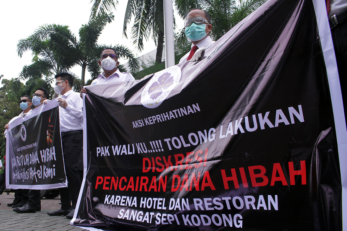 Unjuk Rasa Desak Pencairan Dana Hibah