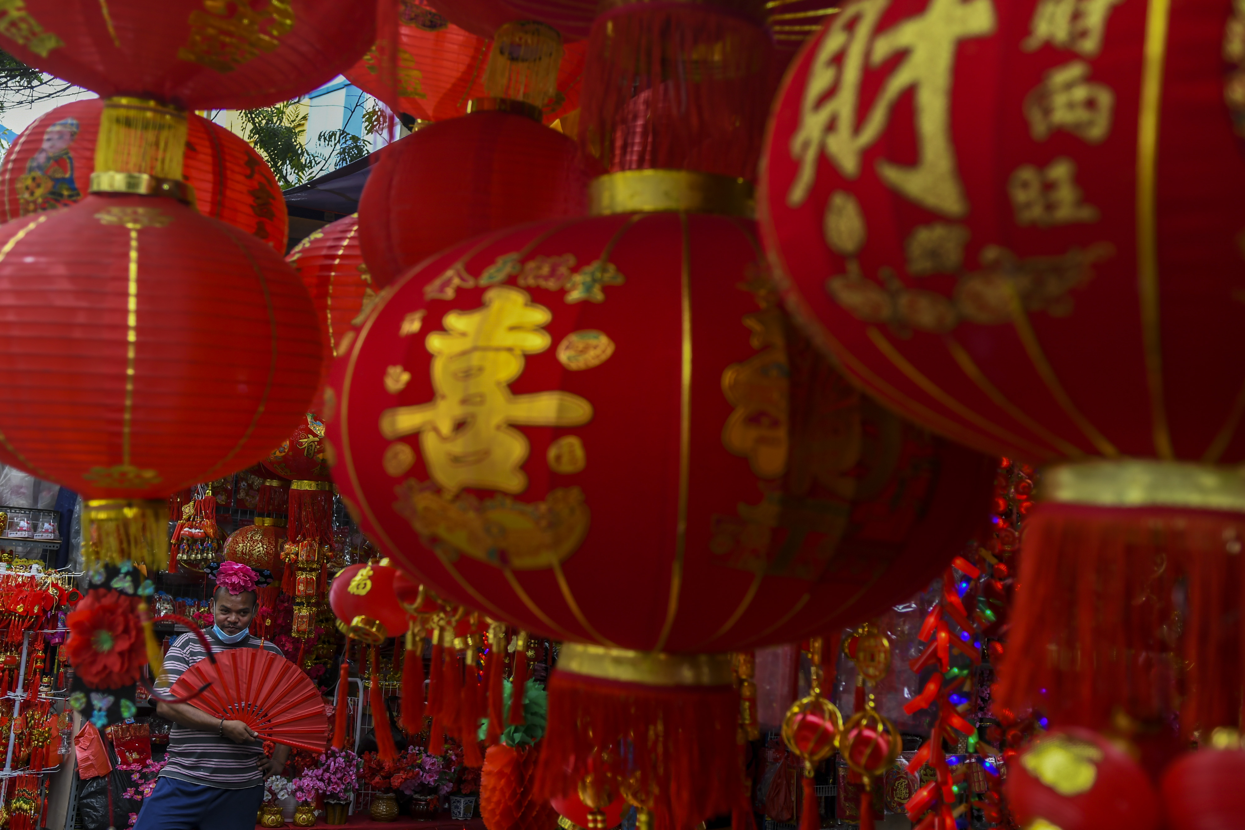 Pernak-Pernik Imlek di Pasar Glodok