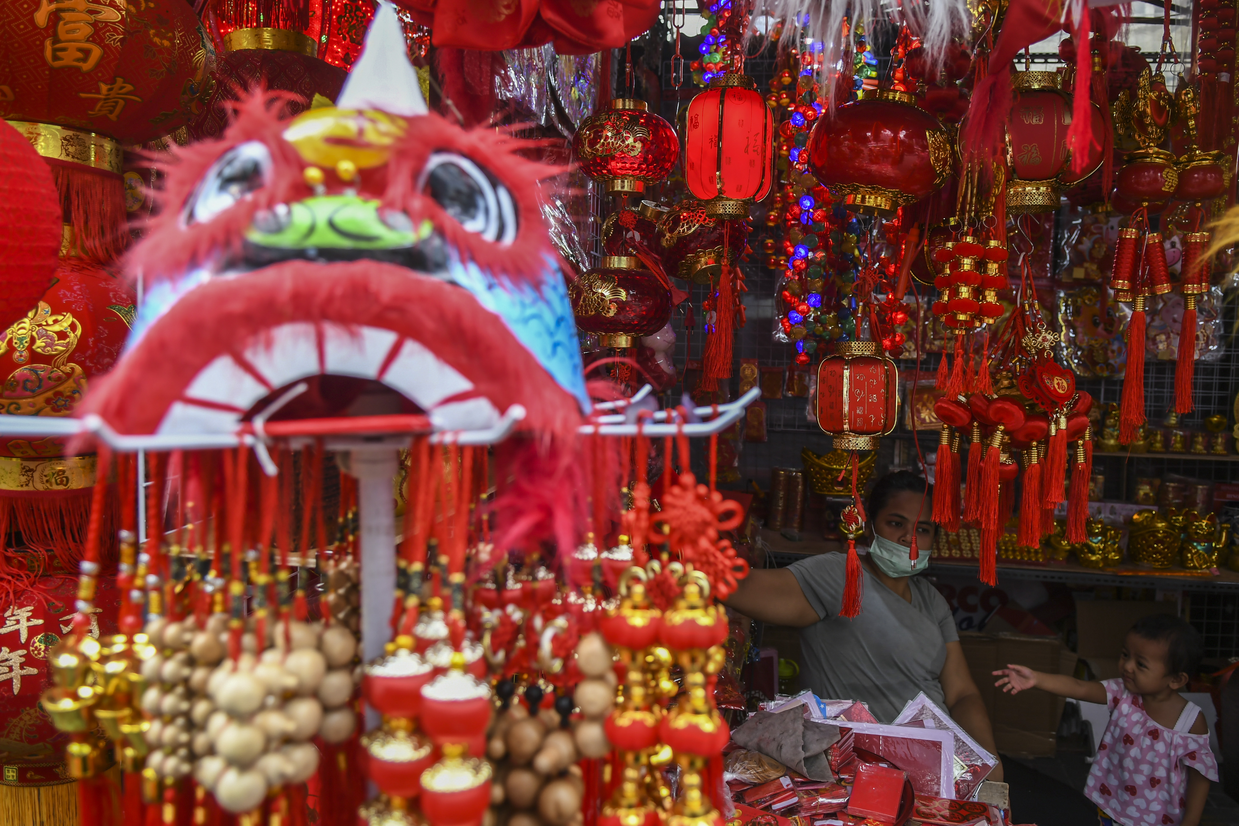 Pernak-Pernik Imlek di Pasar Glodok
