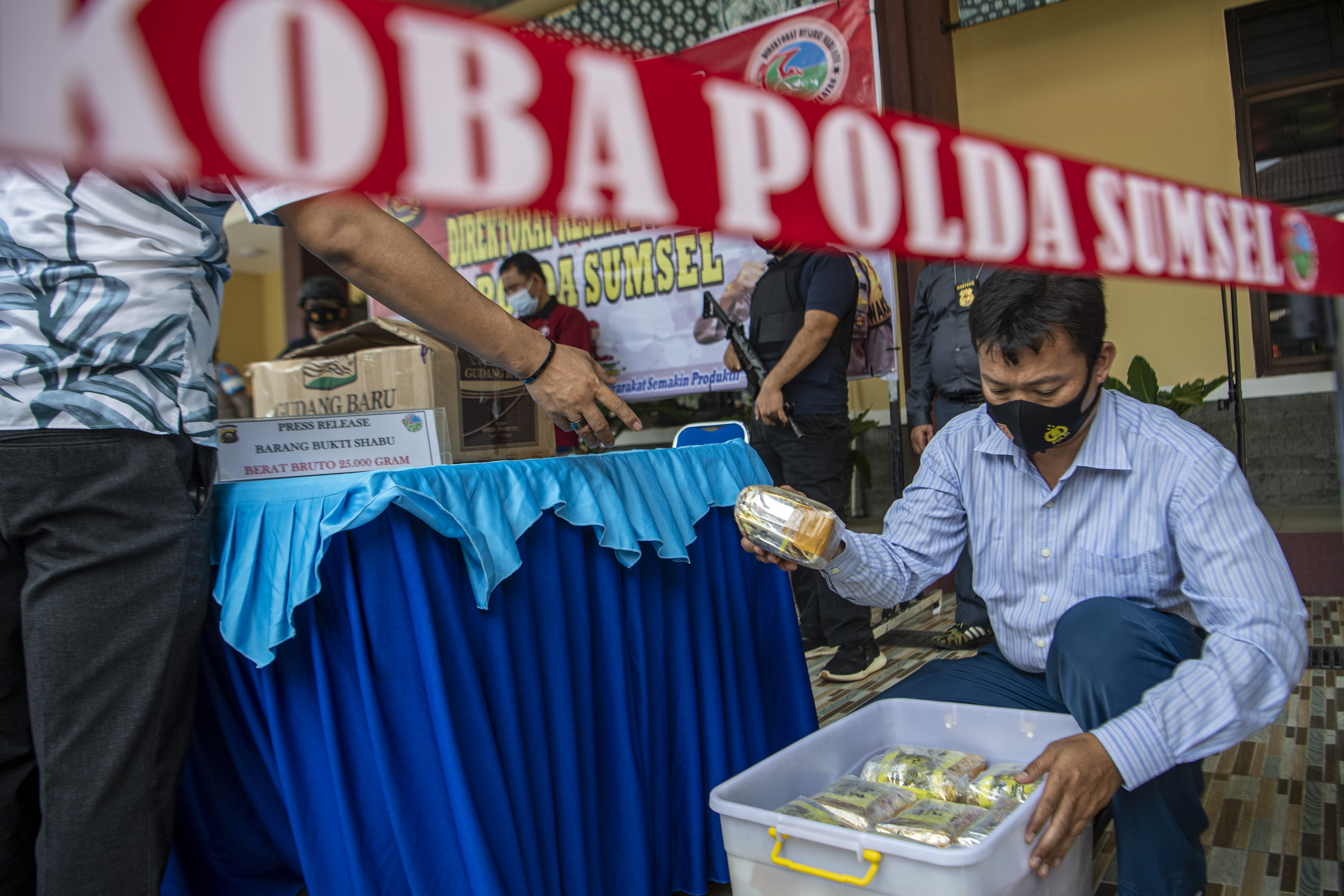 Polda Sumsel Gagalkan Penyelundupan 25 Kilogram Sabu