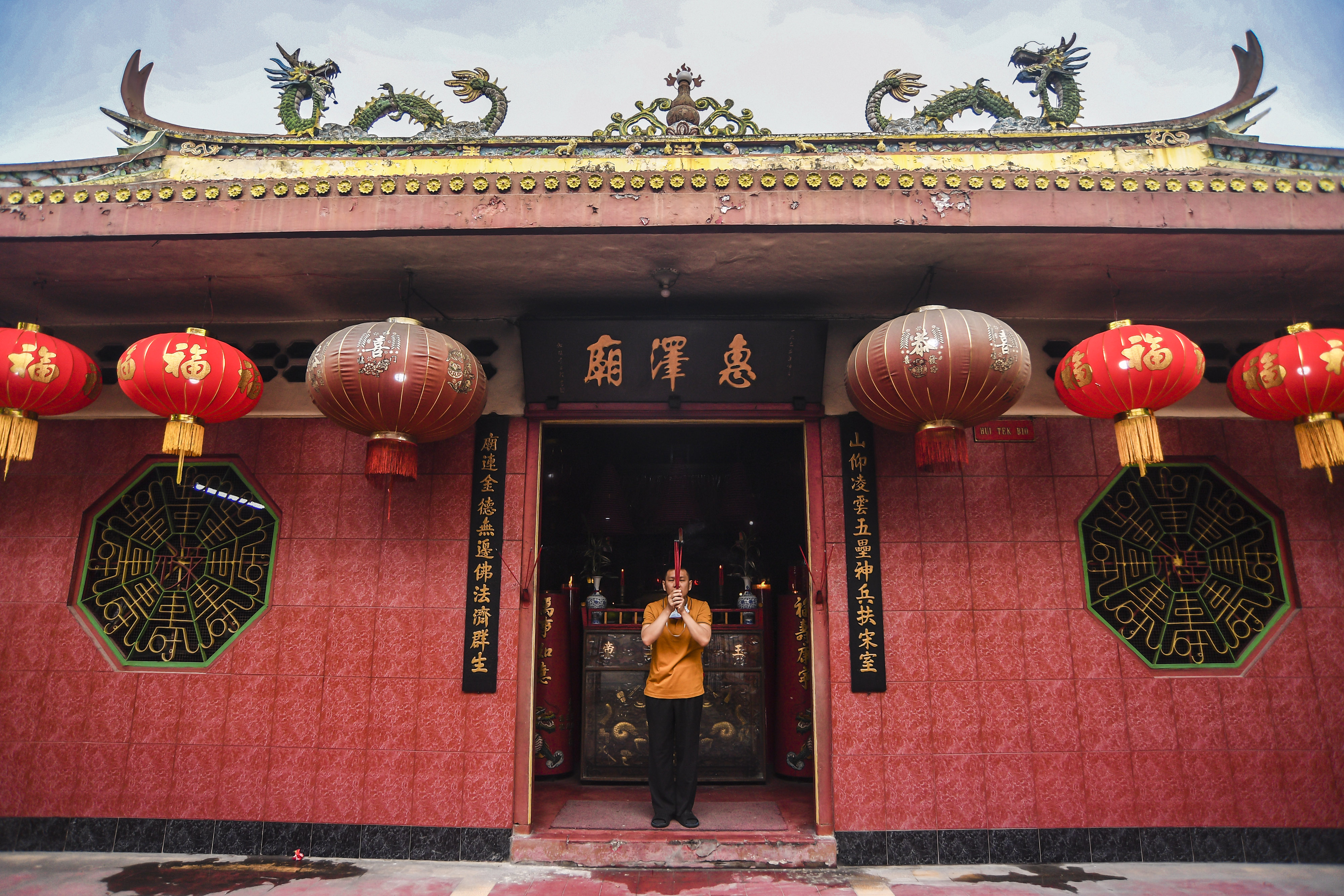 Ibadah Imlek 2572 di Petak Sembilan