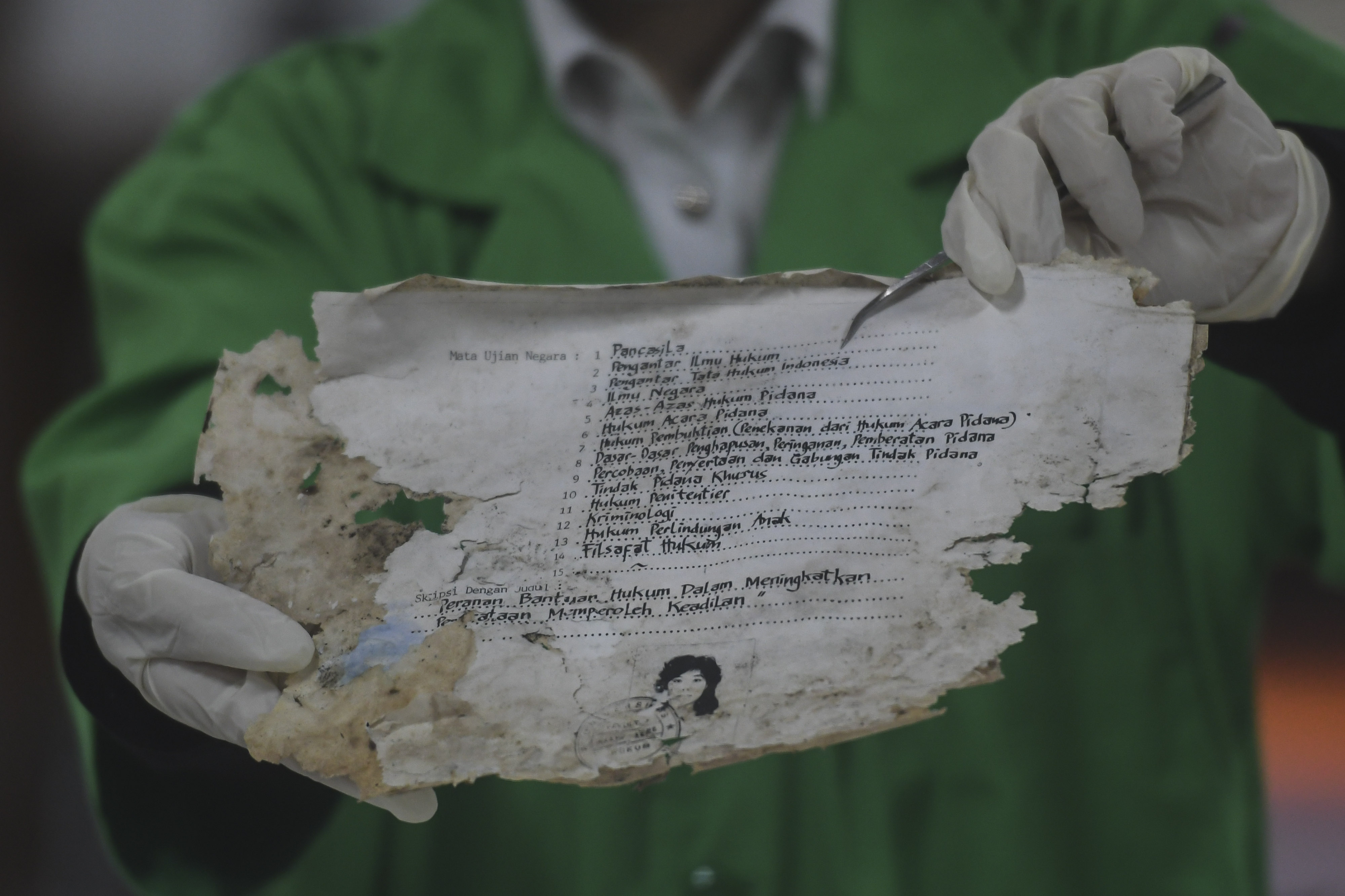 Restorasi Arsip Warga Korban Banjir