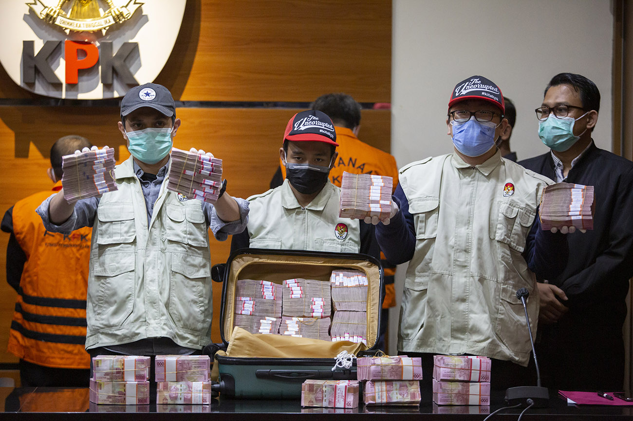 KPK Sita Koper Berisi Rp 2 Miliar, Diduga untuk Gubernur Sulsel