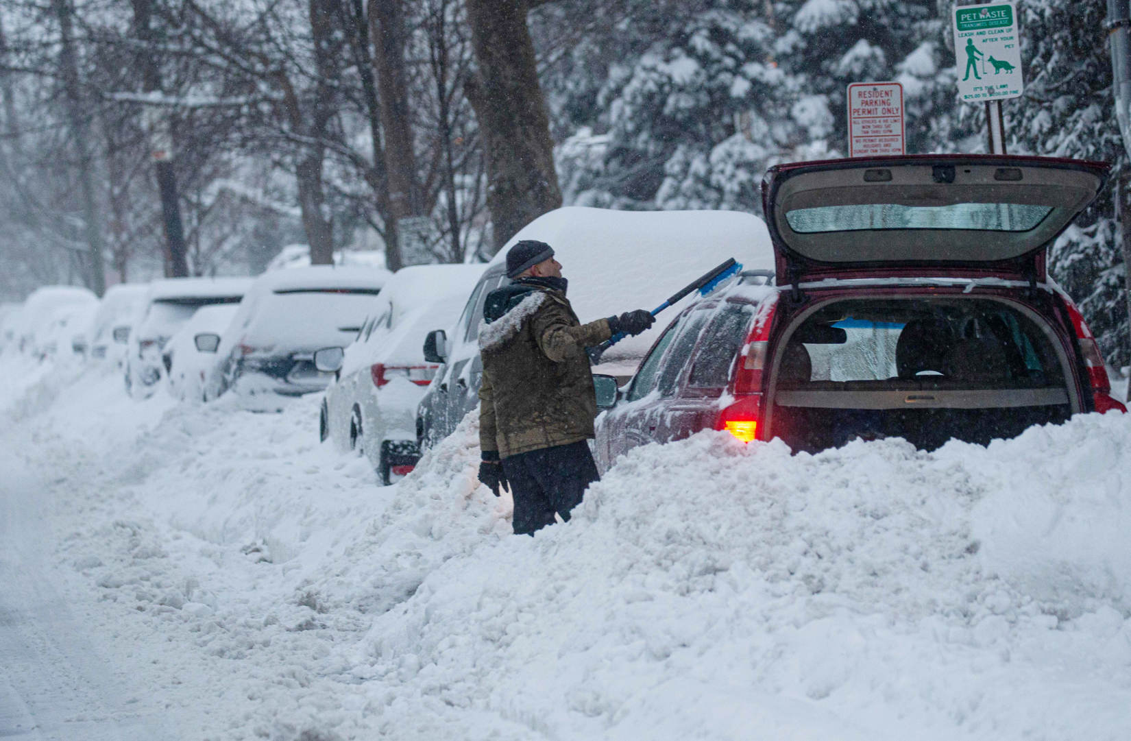 Vaksinasi Covid-19 Ditunda Akibat Badai Salju di New Jersey