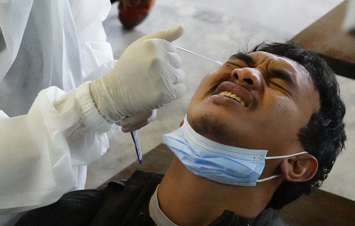 Tes Usap Antigen COVID-19 Pewarta Foto