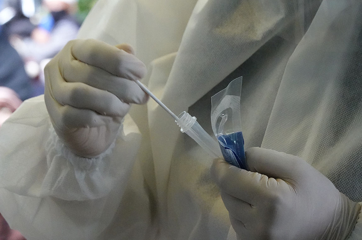 Tes Usap Antigen COVID-19 Pewarta Foto