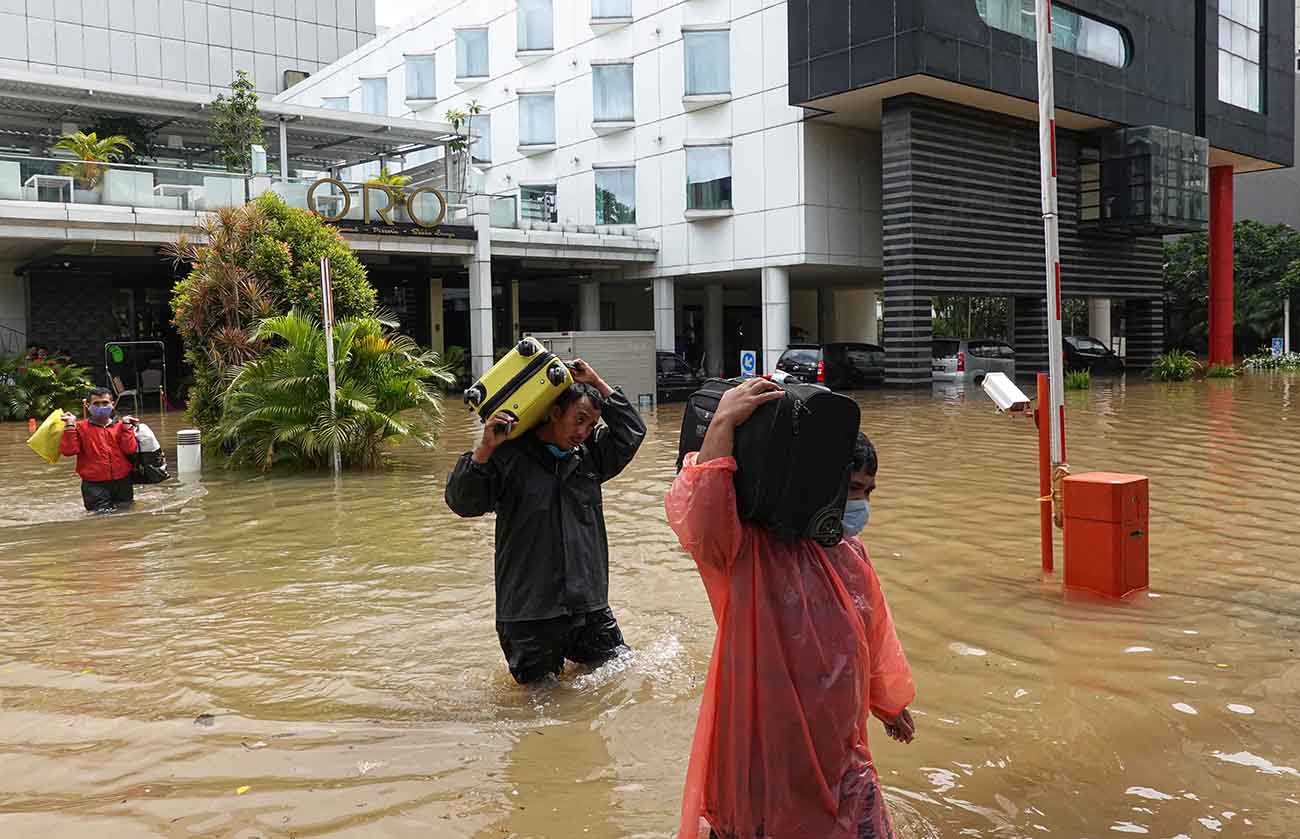 Terdampak Banjir, Tamu Hotel Dievakuasi
