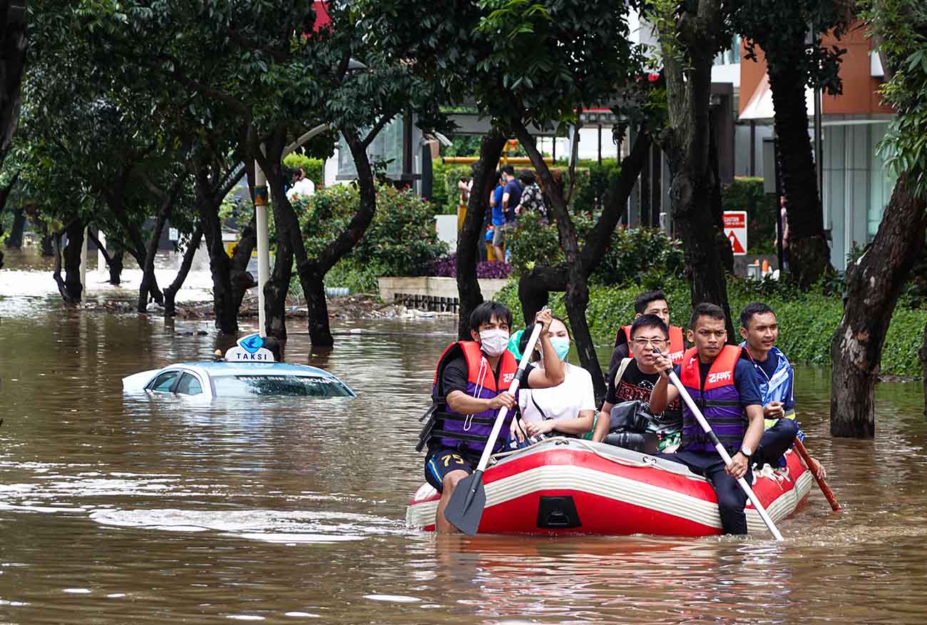 Terdampak Banjir, Tamu Hotel Dievakuasi