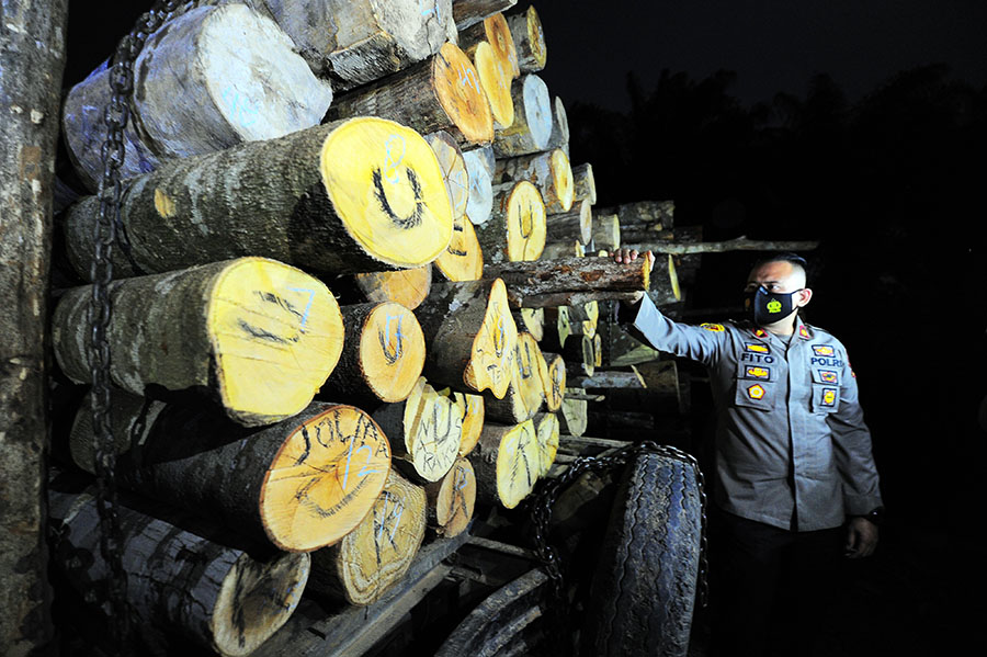 Lima Truk Membawa Kayu Ilegal Diamankan Polsek Kota Baru Jambi 