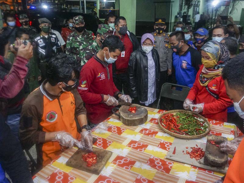 Mensos Kunjungi Warga Terdampak Banjir