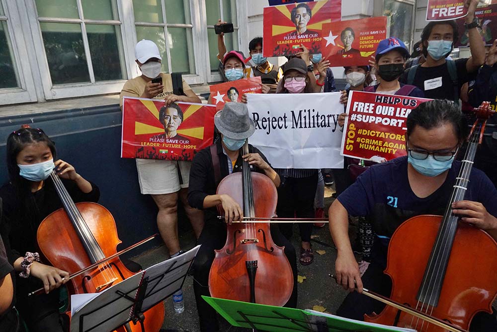 Para Musisi Turun Ke Jalan Tolak Kudeta